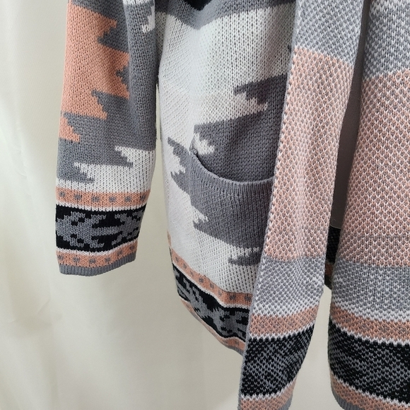 Heimish USA aztec print cardigan sweater pink gray Women's size small medium M - Picture 5 of 7